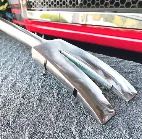 怎么用绝地求生撬棍[图2]